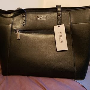 Reaction Kenneth Cole hand bag